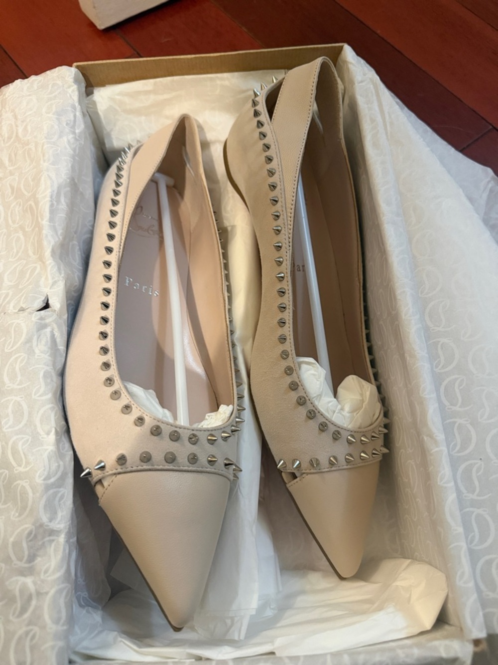 Christian Louboutin Duvettina Spikes Flat - Picture 1 of 5